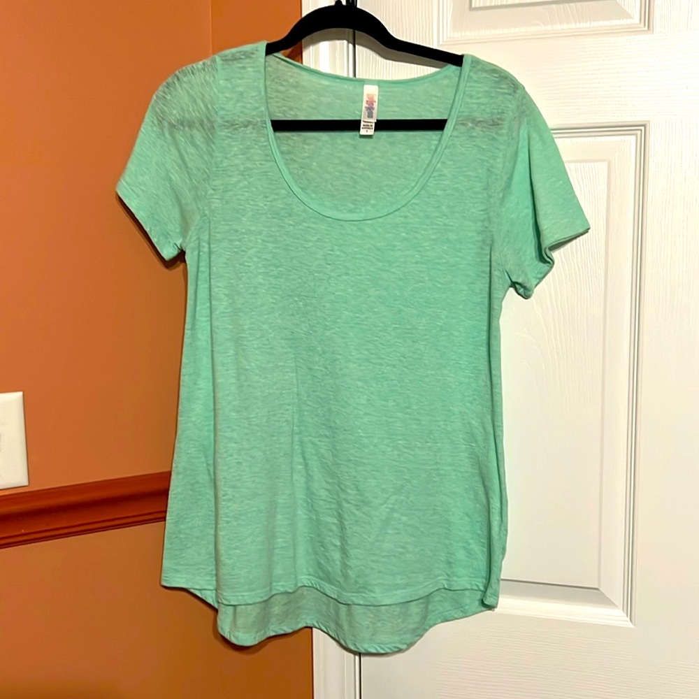 LuLaRoe Shirt; Size S. Mint colored